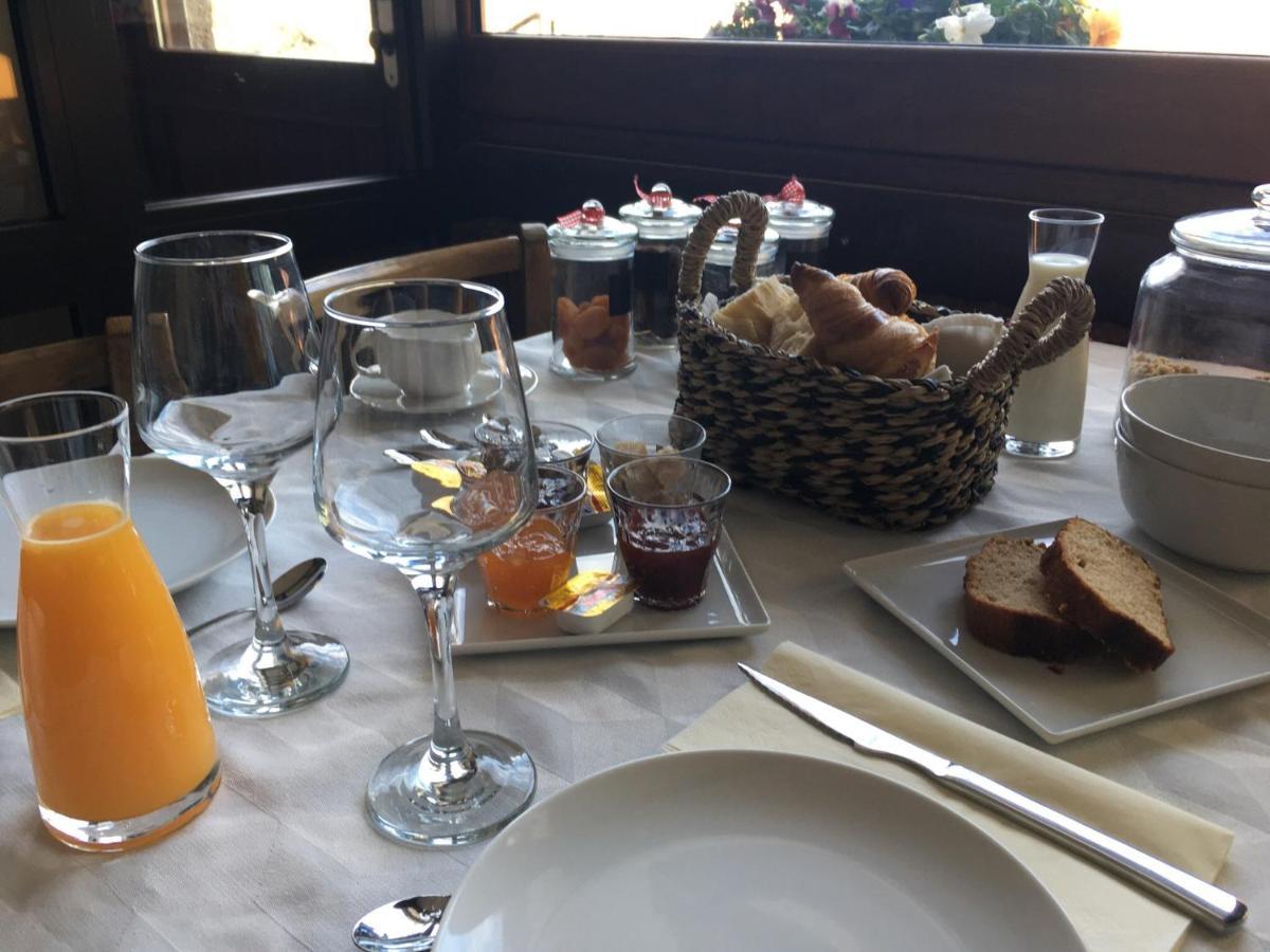 Auberge A La Vieille Cure Arandas ภายนอก รูปภาพ
